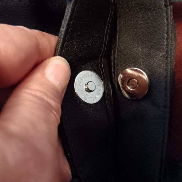 Very petite handbag dressy black excellent condition Lil shimmery - Picture 3 of 5